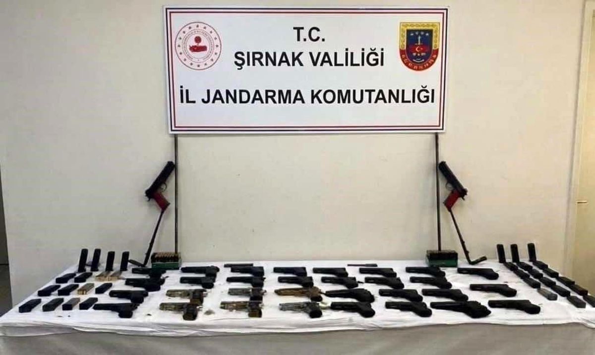 Şırnak'ta jandarma ekipleri cephanelik ele geçirdi