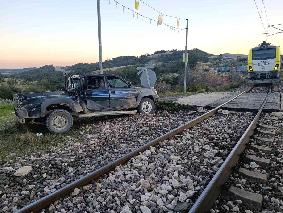 Tren pikaba çarptı