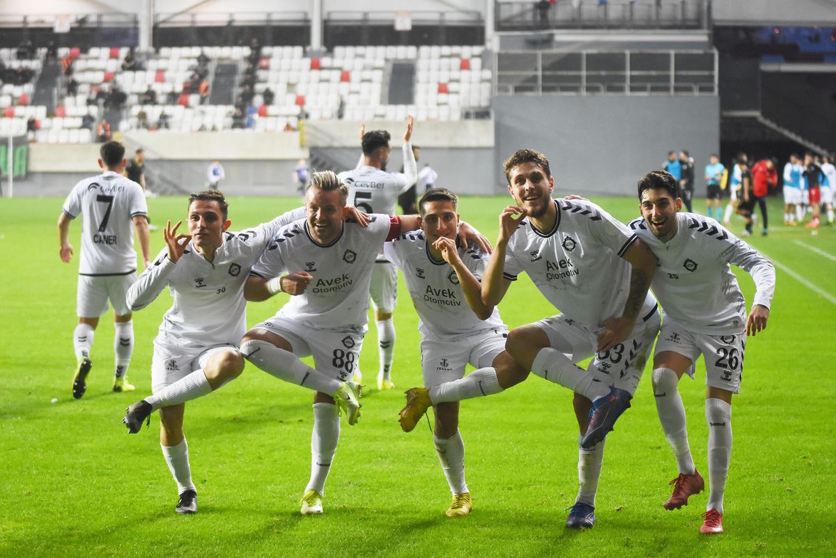 Altay zorlu fikstürü geride bırakacak