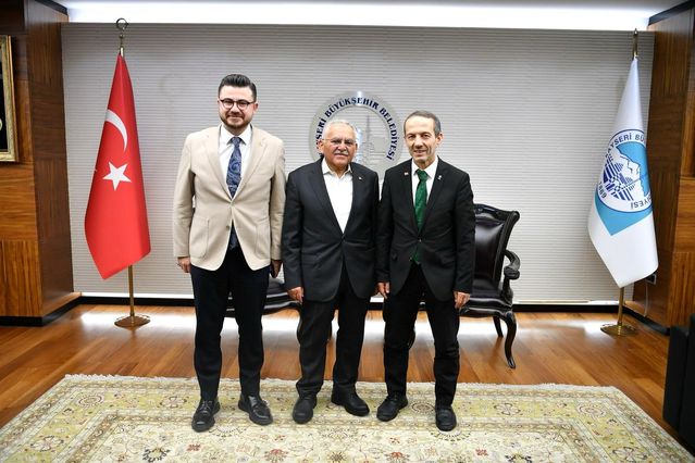 Büyükkılıç, Wushu Kung Fu Federasyonu Başkanı Akyüz ve heyetini ağırladı