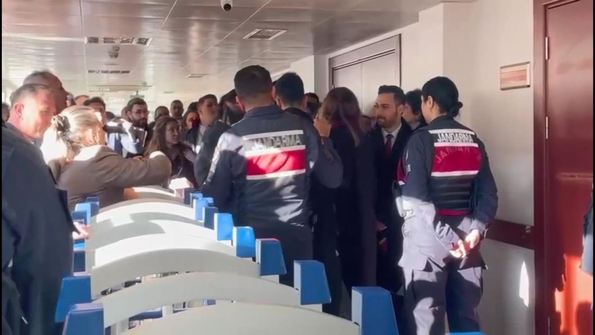 İmamoğlu'nun da aralarında bulunduğu 402 sanık ikinci kez hakim karşısında