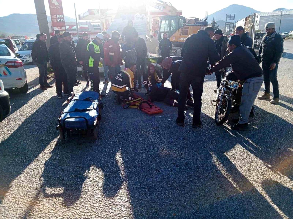 Isparta'da sürücüsünün kontrolünden çıkan motosiklet yola savruldu: 1 yaralı