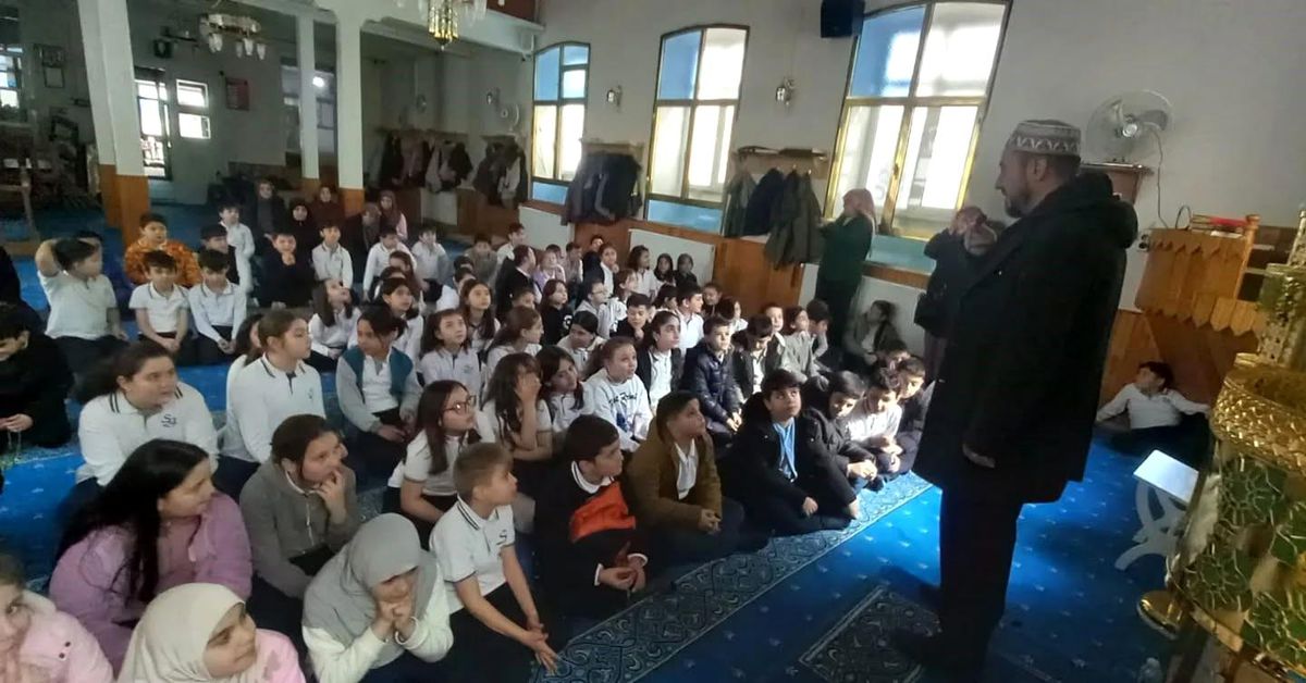 Minik öğrencilerden Hacı Seyit Camii'ne ziyaret