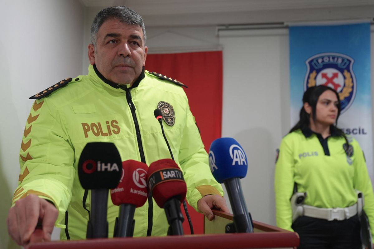 Yeni düzenlemeden sonra kentteki ilk ceza bir polise kesildi