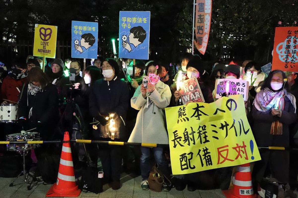 Albüm: Japonya'da Binlerce Kişi Başbakan Takaiçi'nin Politikalarını Protesto Etti