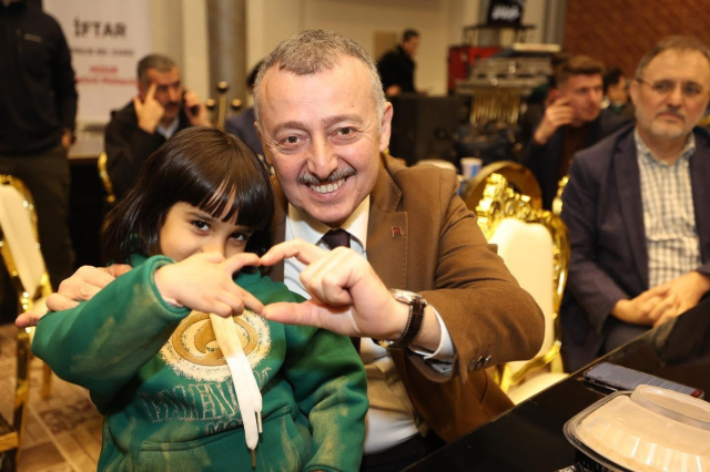Balkanlar'dan Kahire'ye 'Kardeşlik Sofrası': Başkan Büyükakın, Ramazan Ayında Gönüllere Dokunuyor.