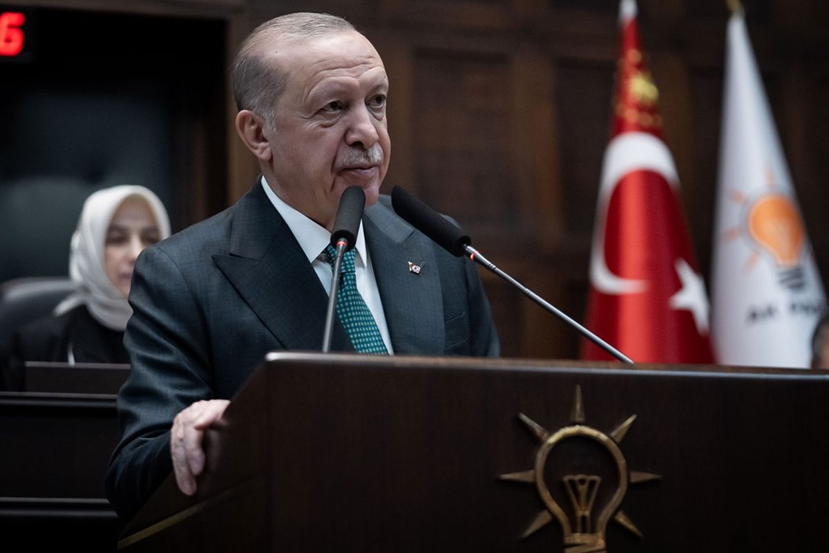 Cumhurbaşkanı Erdoğan'dan parti grubuna damga vuran çıkış: Macera arayan olursa...