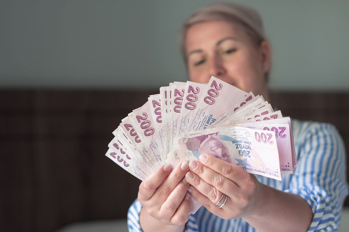 Emekli bayram ikramiyesi için ödeme takvimi belli oldu