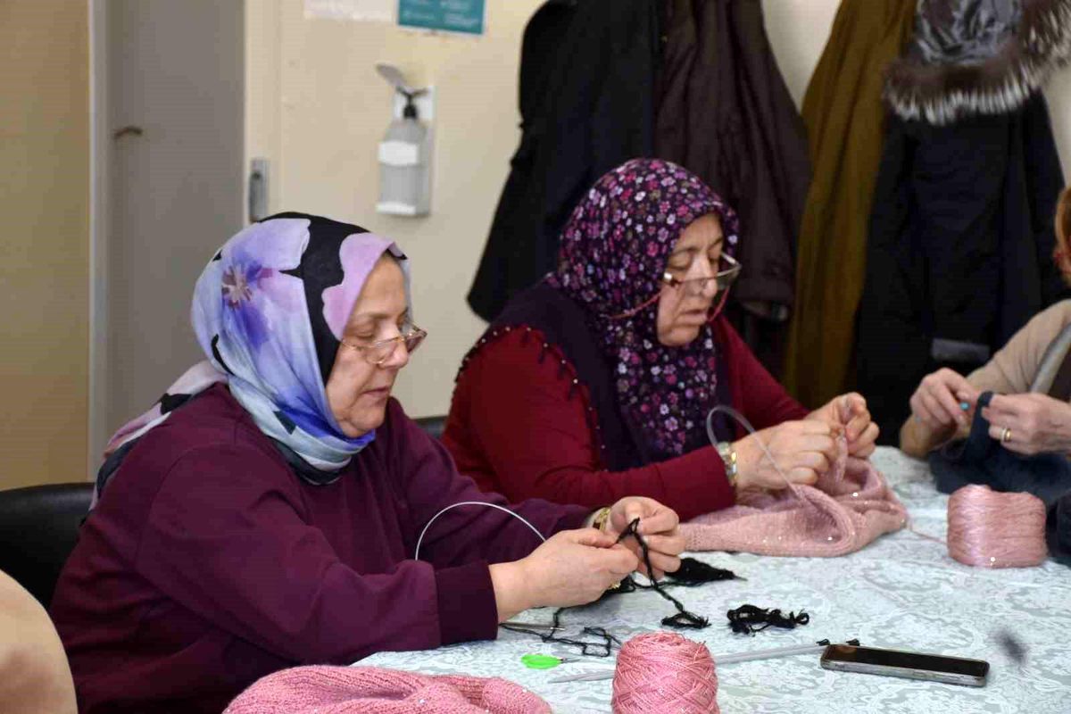 Evden çıkıp üretime katılıyorlar