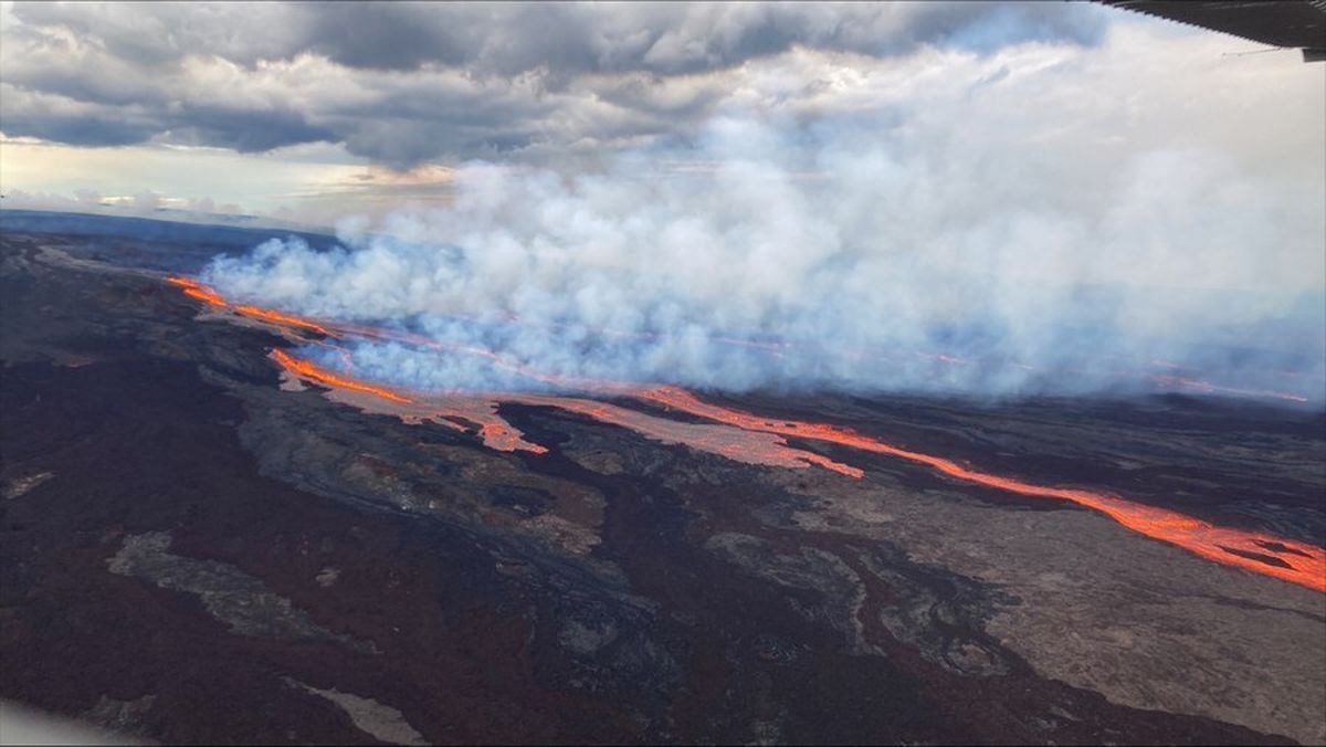 Hawaii'deki Kilauea Yanardağı lav püskürttü