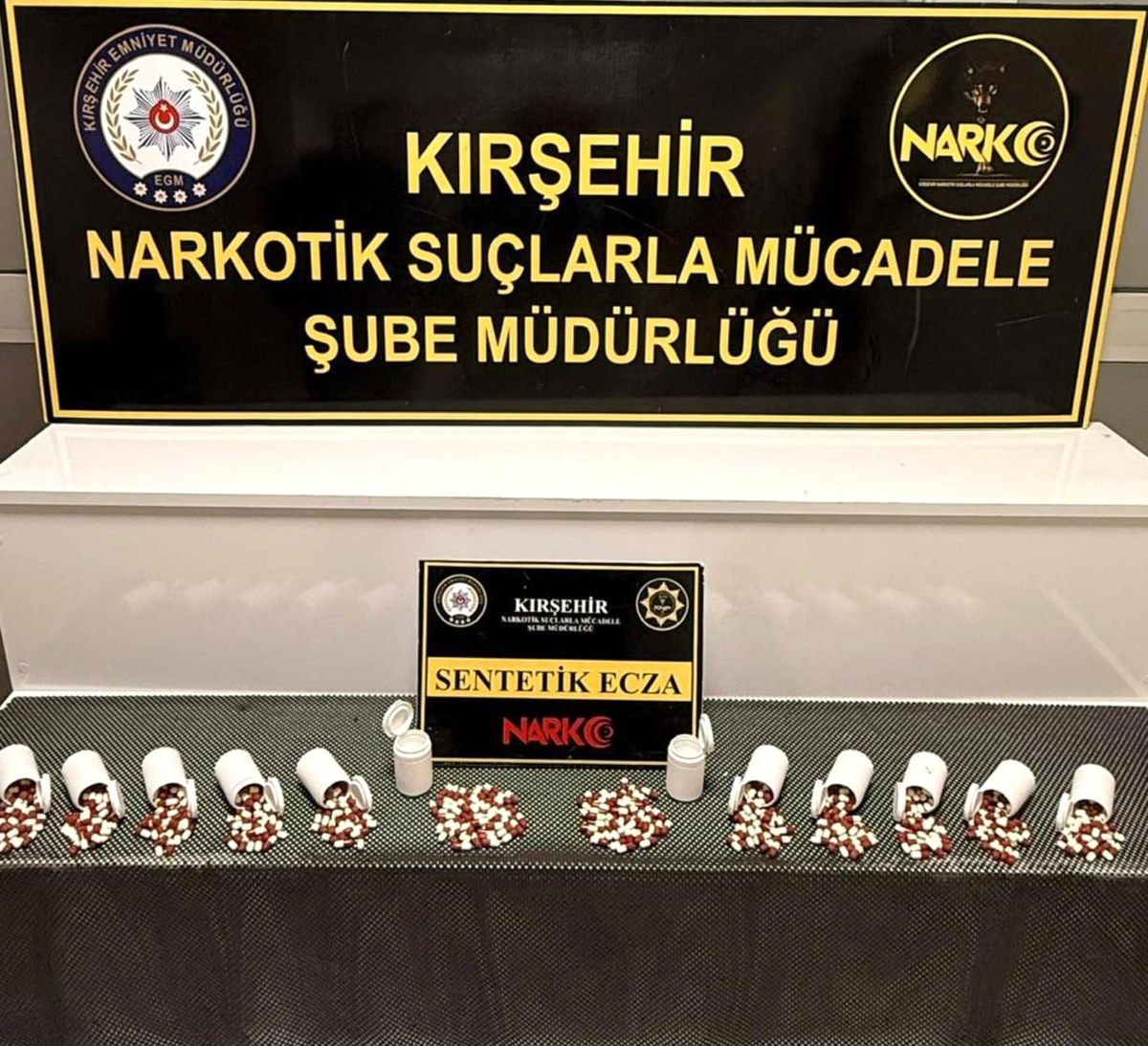 Kırşehir'de polis 660 adet sentetik hap ele geçirdi