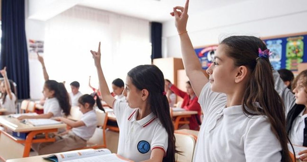 Okullar ne zaman tatil oluyor, bayram tatili ile birleşiyor mu? 13 Mart Cuma günü okullar ara tatile mi gi...