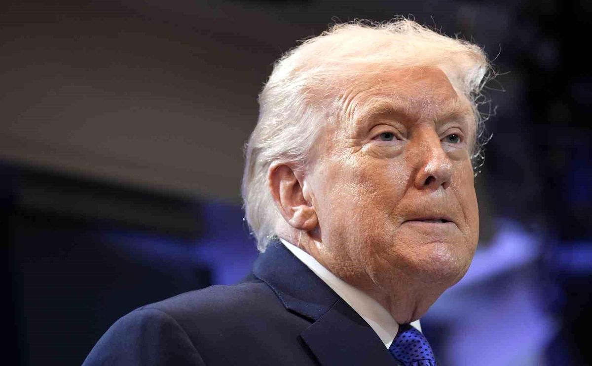 Trump: "(İran) Son birkaç saat içinde 10 adet mayın döşeme botunu veya gemisini imha ettik"