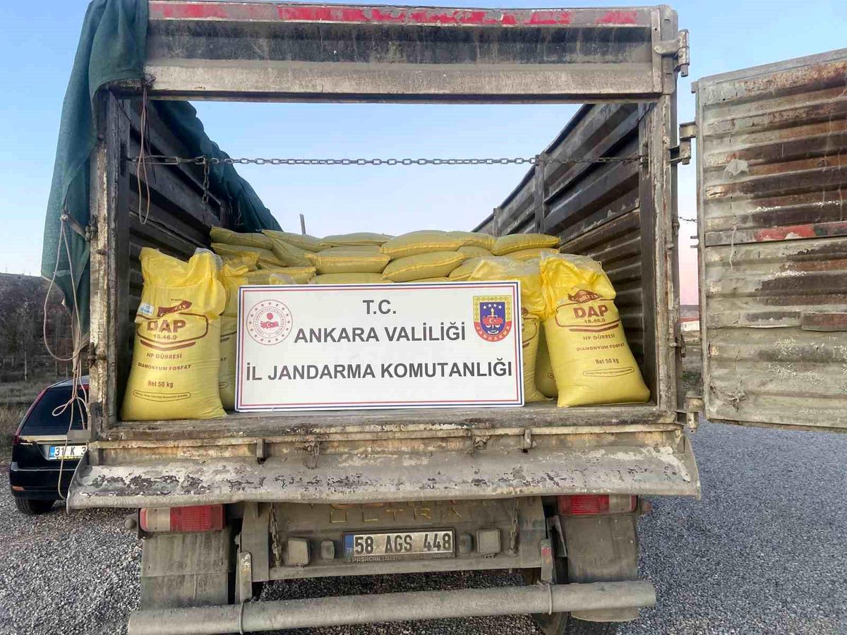 Ankara'da 5 milyon lira değere yakın 30 ton sahte gübre ele geçirildi