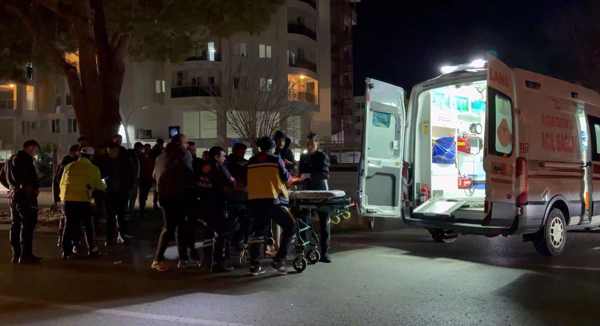 Kamyonetle çarpışan motosikletli yaralandı