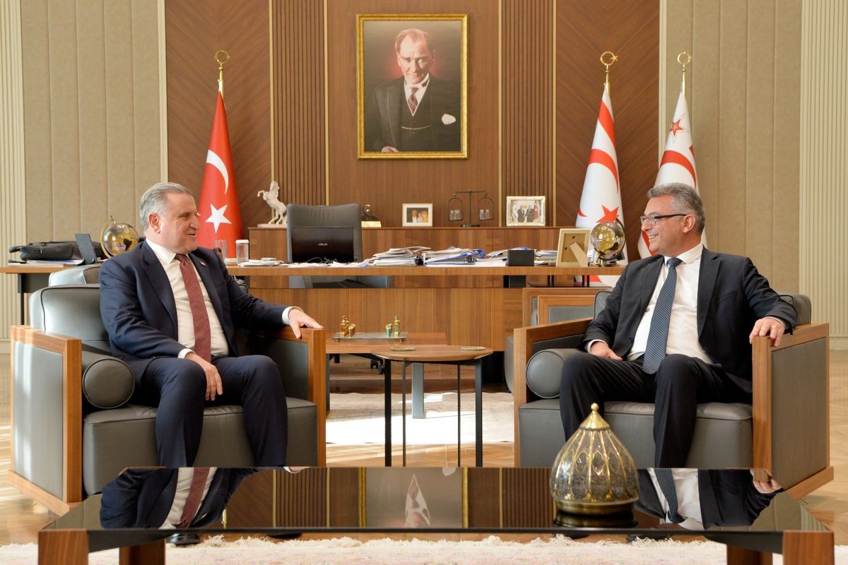 Erhürman, Bakan Bak'ı Kabul Etti