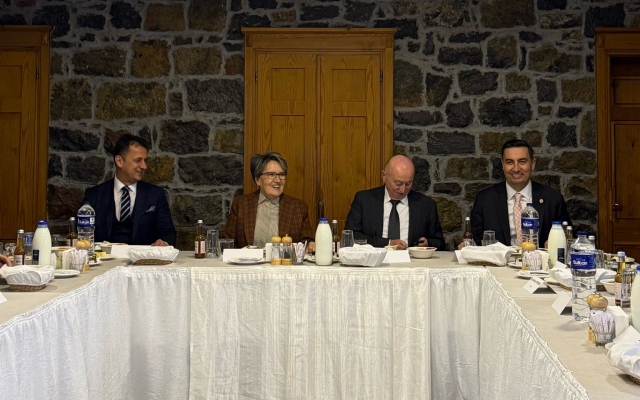 meral aksener iftarda ortaya cikti son hali 19649510 2281 m