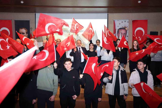 Talas’ta duygu dolu İstiklal Marşı ve Çanakkale Zaferi Anma Programı