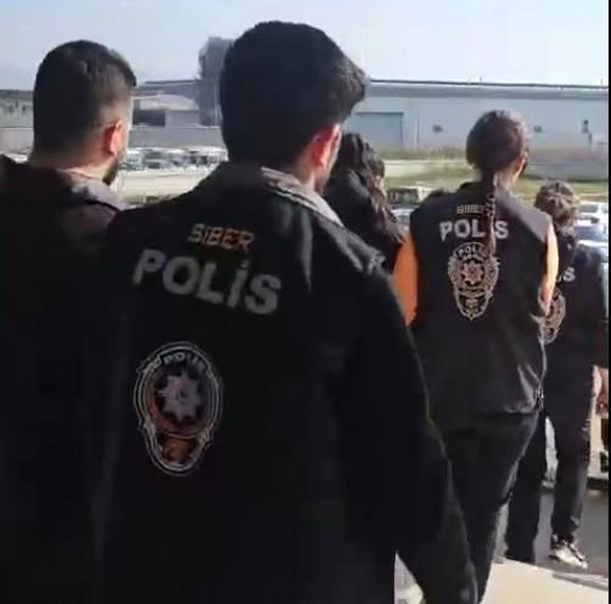Ücret iadesi dolandırıcılığına bir tutuklama