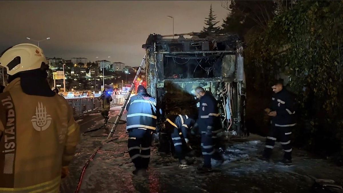 15 Temmuz Şehitler Köprüsü'nde Metrobüs Yangını