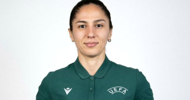 Asen Albayrak kimdir? Süper Lig'in ilk kadın orta hakemi Asen Albayrak kaç yaşında, nereli? Asen Albayrak kimdir? Süper Lig'in ilk kadın orta hakemi Asen Albayrak kaç yaşında, nereli?