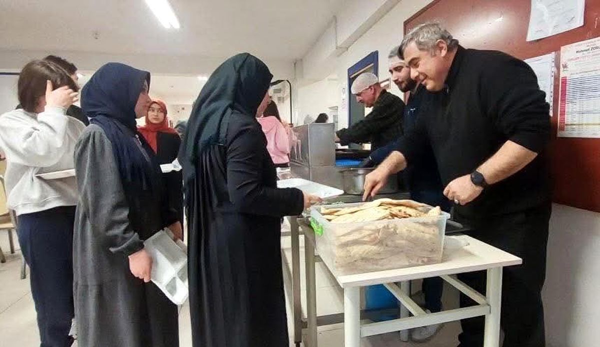 Eğitim camiası iftar sofrasında bir araya geldi