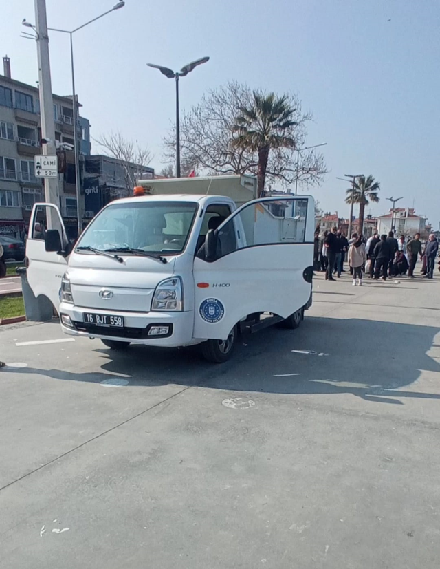5 yasindaki cocuk cop kamyonun 19656319 5941 1 m