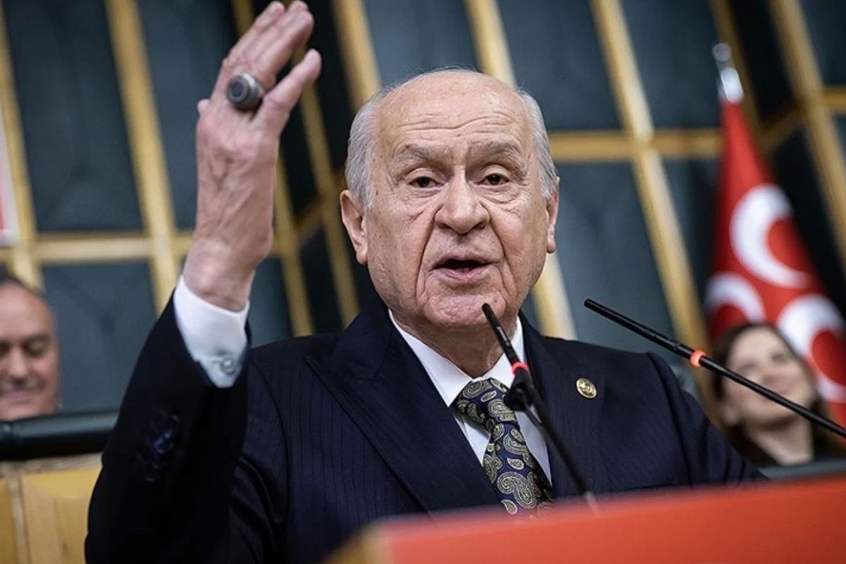 Bahçeli'den Lübnan için "seçenekler tartışılsın" çağrısı: Beyrut düşerse bölgenin jeopolitik dengesi sarsılır