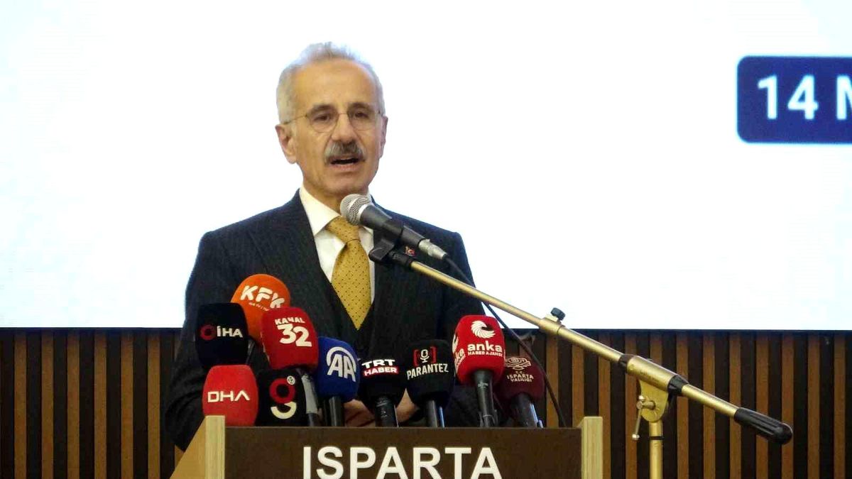 Bakan Uraloğlu: 'Hürmüz Boğazı'nda Türk bayraklı gemiler için ISPS Güvenlik Seviyesi 3'e çıkardık, karayolu taşımacılarımıza güvenli güzergahlar sağladık'