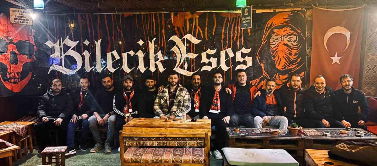 Bilecik'te yaşayan Eskişehirspor taraftarları iftarda bir araya geldi