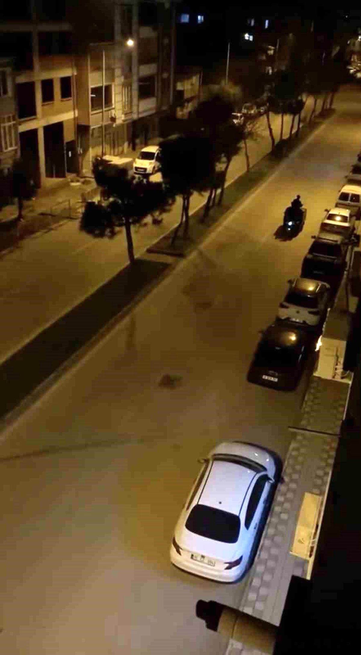 Bursa'da davulcular elektrikli açık kasalı motosikletle sahura kaldırıyor