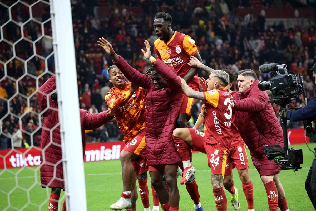 Galatasaray'da maç sonu büyük sevinç