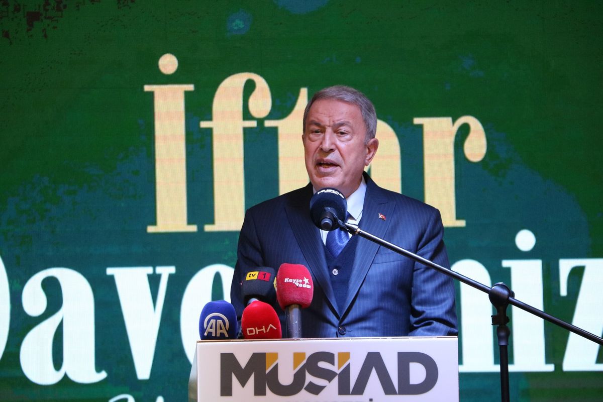 Hulusi Akar: Devlet son derece dikkatli hareket ediyor, stratejik sabır gösteriyor