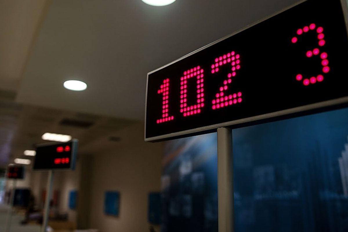 İki bankanın izinleri iptal edildi