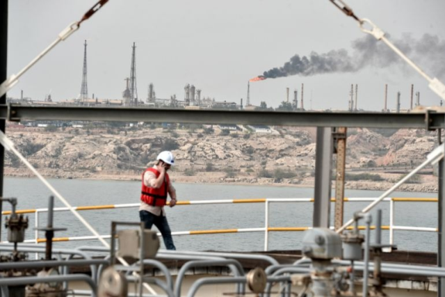 Iran's lifeline Hark Island was hit, the world is engulfed in fear