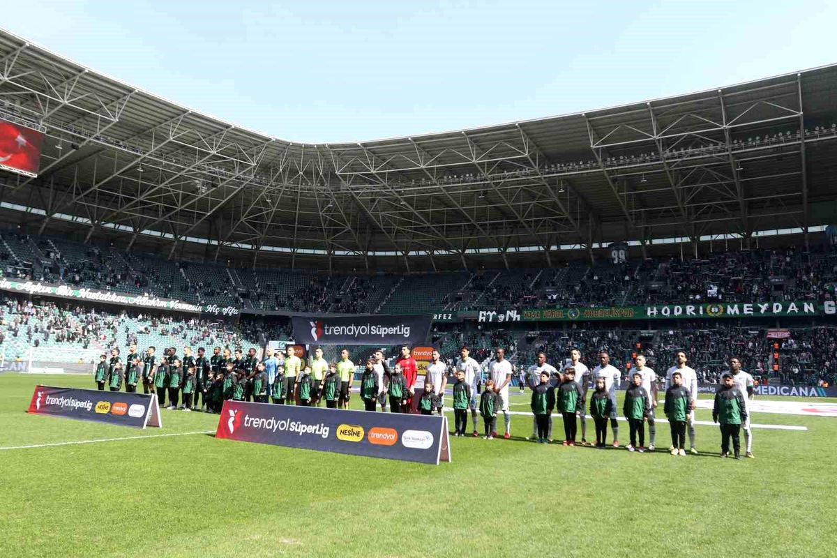 Trendyol Süper Lig: Kocaelispor: 0 Konyaspor: 0 (Maç devam ediyor)