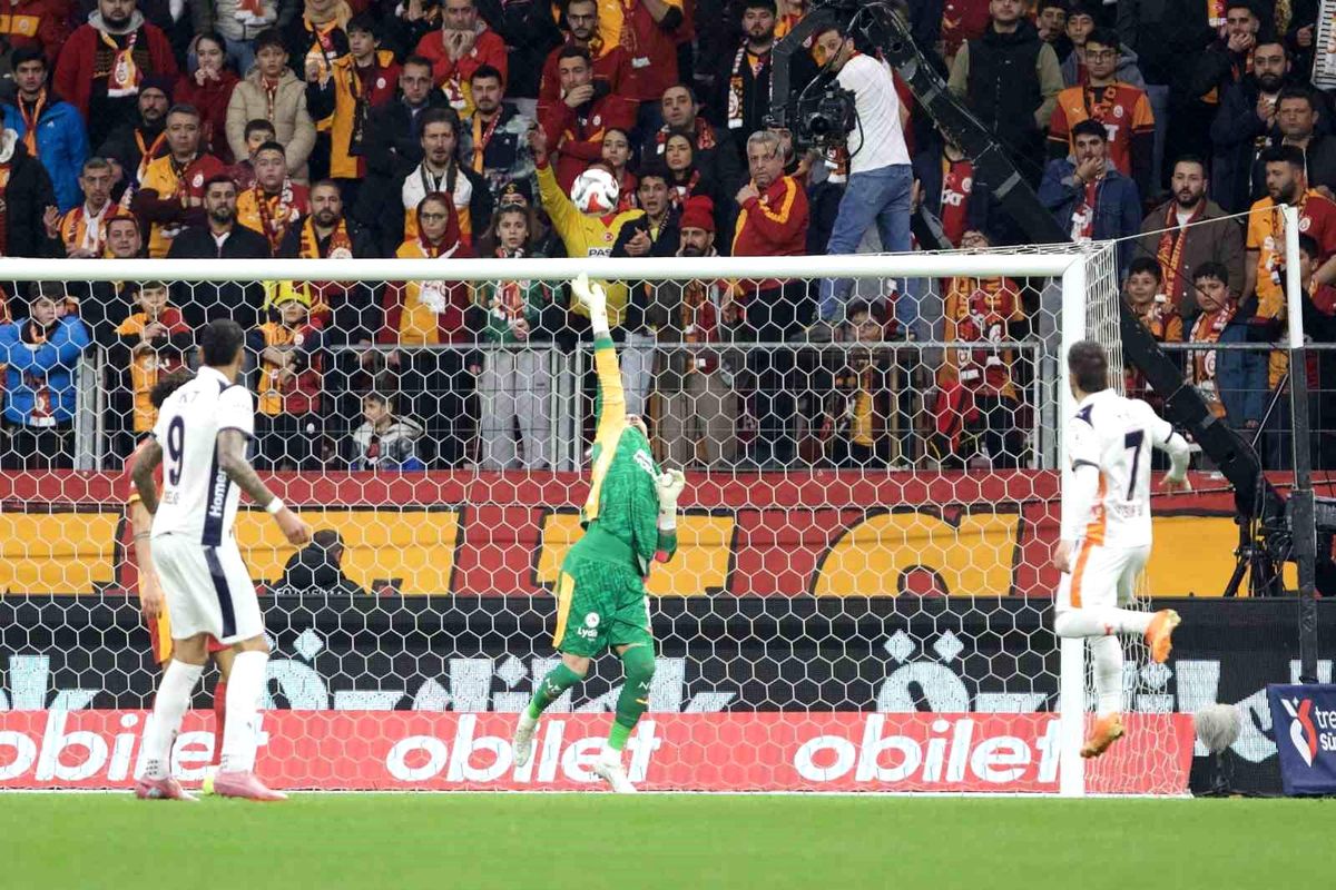 Uğurcan Çakır'dan alkışlanacak hareket