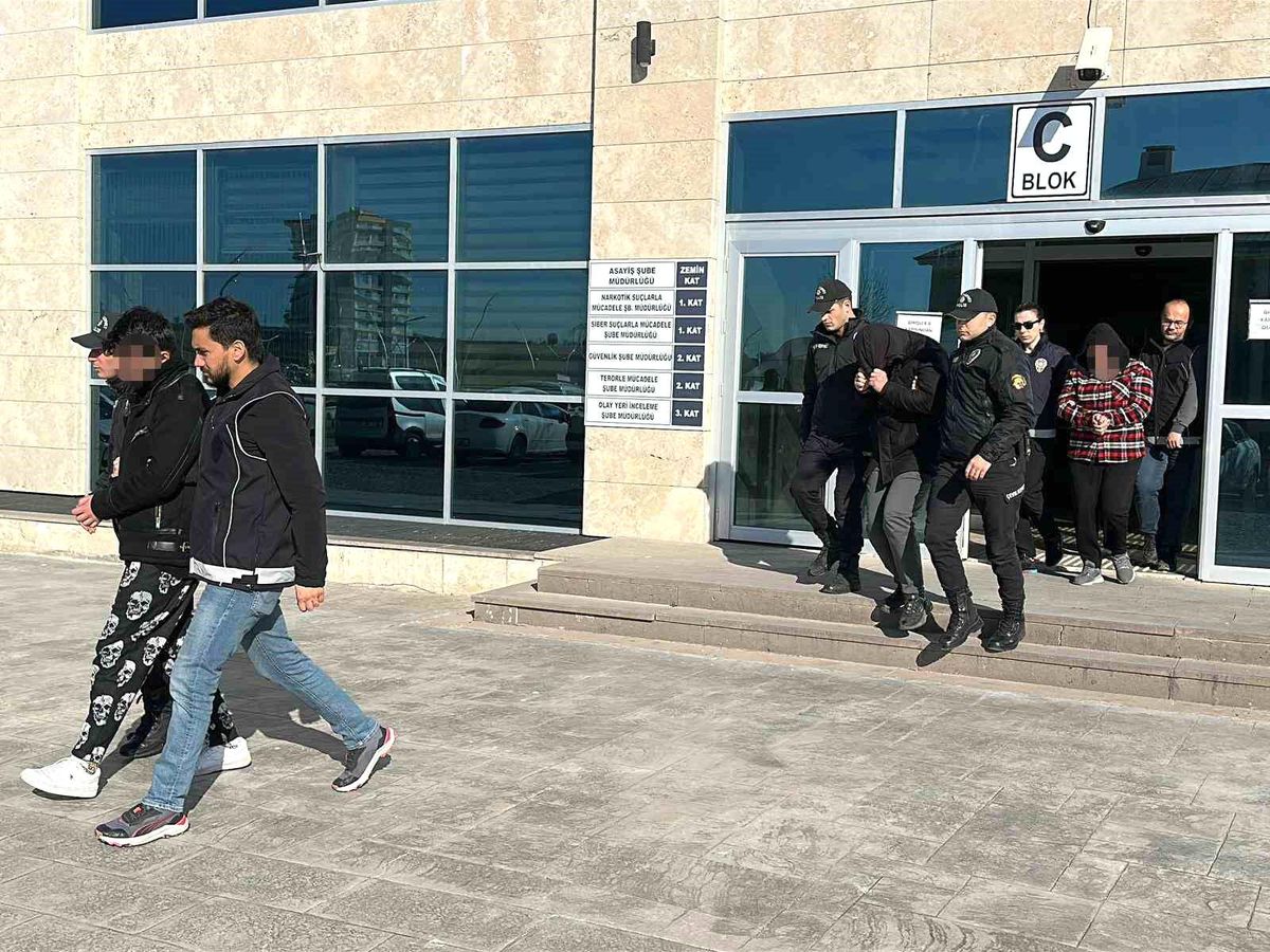 Uşak merkezli 5 ilde dolandırıcılık ve yasa dışı bahis operasyonu: 12 tutuklama