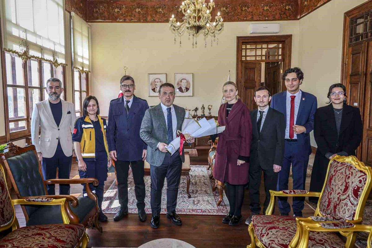 Vali Sözer, 14 Mart Tıp Bayramı dolayısıyla sağlık çalışanlarını kabul etti