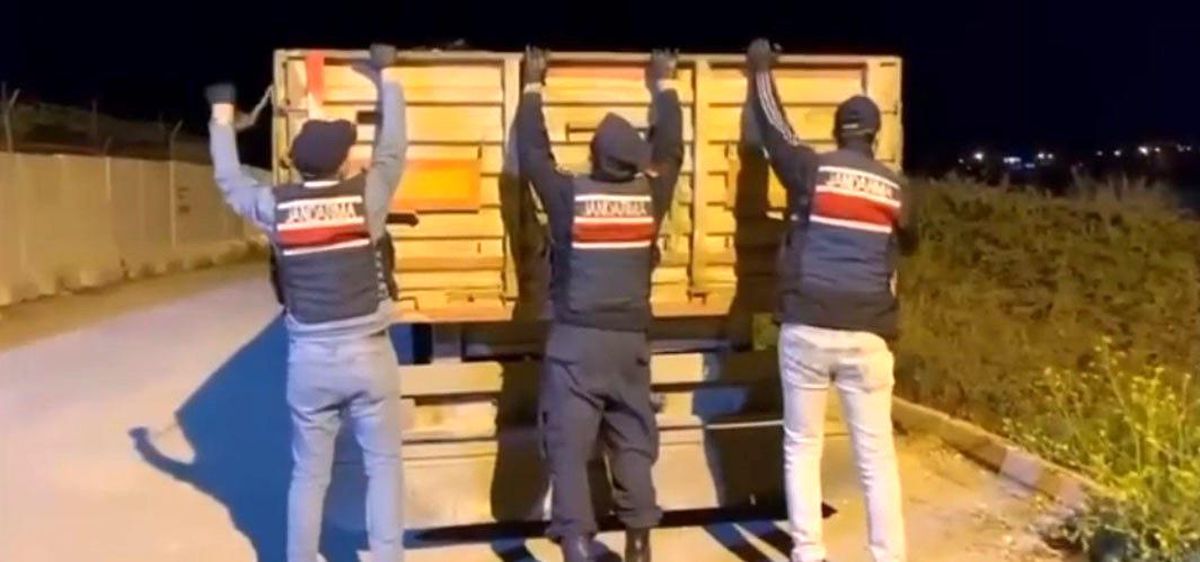 Adana'da kaçak makaron operasyonu: 1 tutuklama