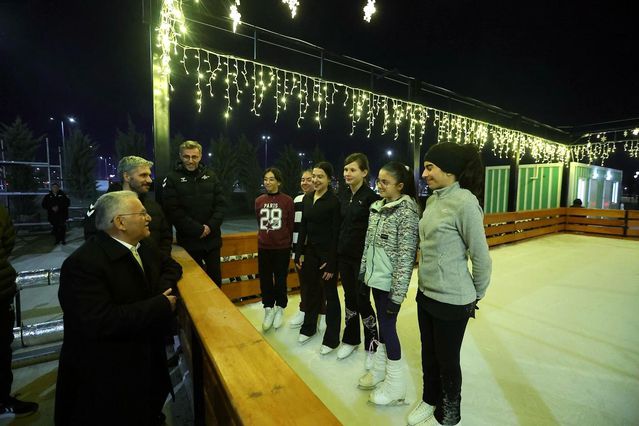 Kayseri’ye Açık Hava Buz Pateni Pisti
