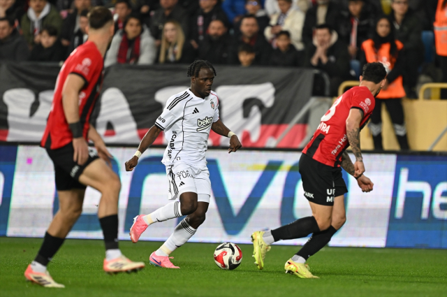 besiktas 10 kisi kalan rakibi karsisinda 19660923 4511 m