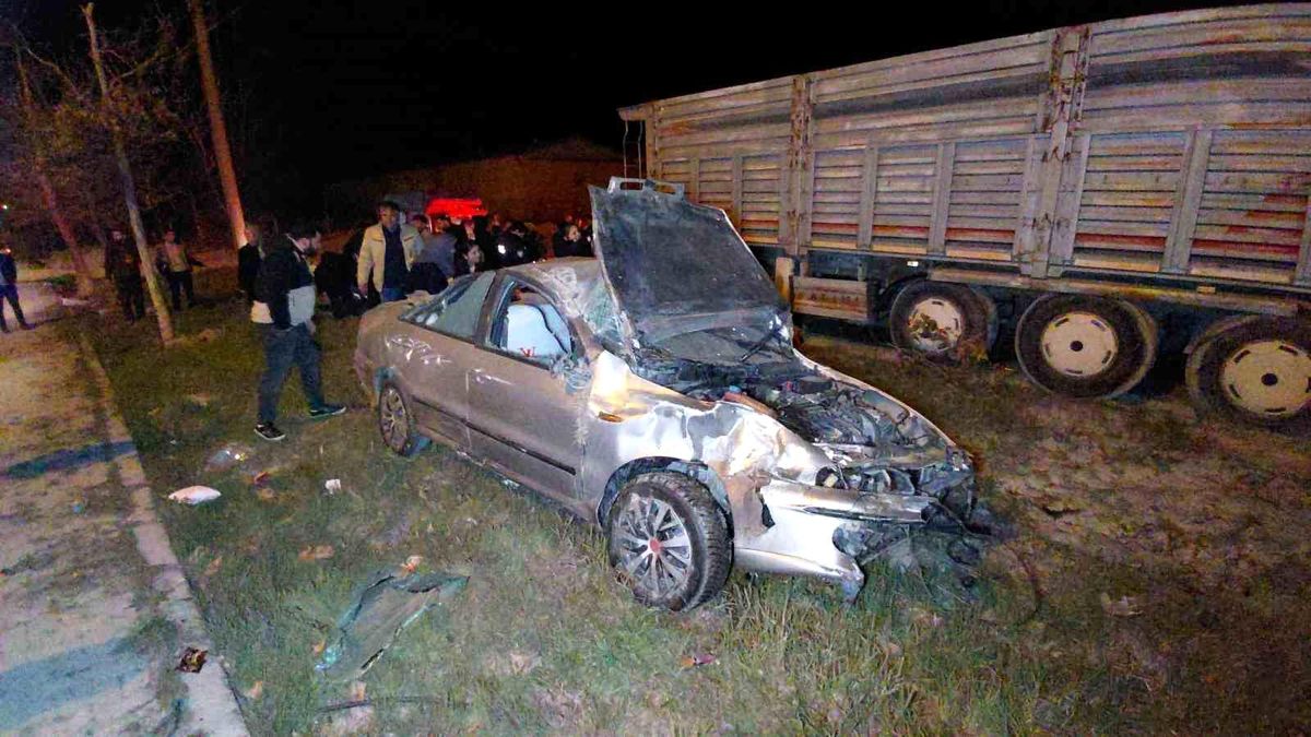 Bolu'da kazada ortalık savaş alanına döndü: 4 yaralı