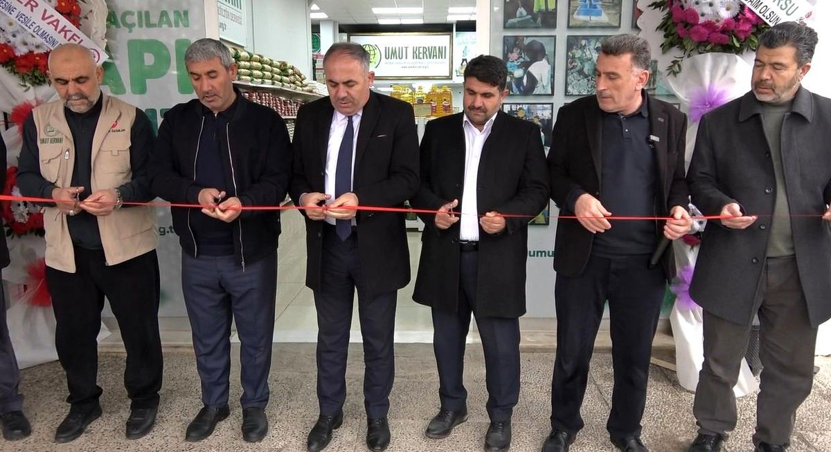 Bu markette parayla değil dua ile alışveriş yapılıyor