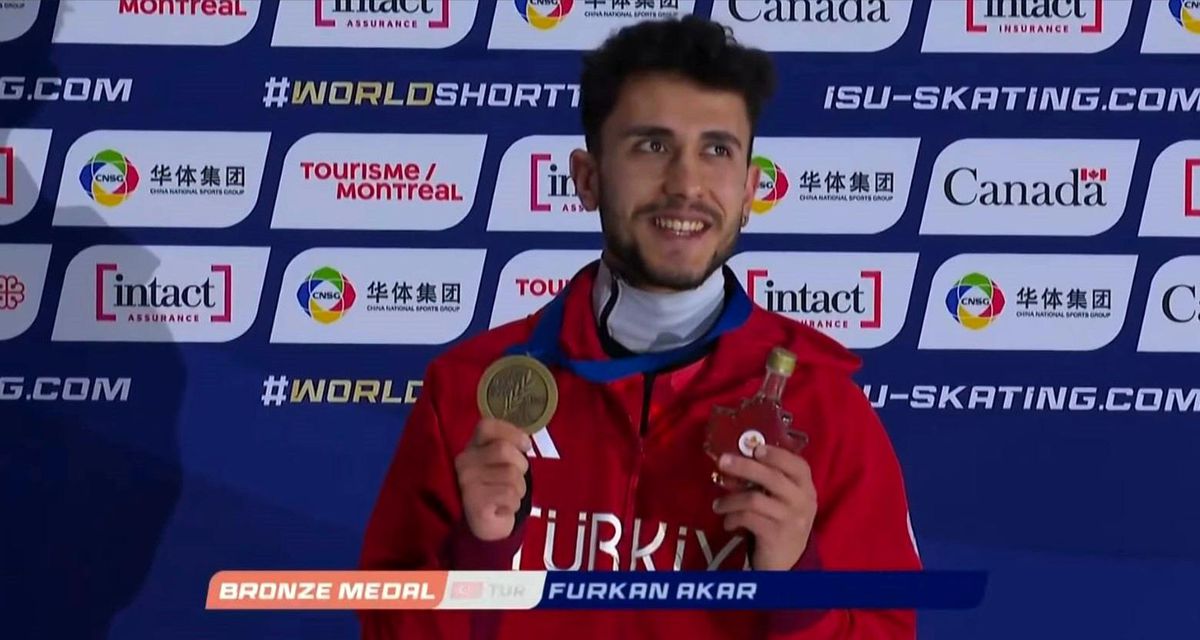 Furkan Akar'dan tarihi madalya