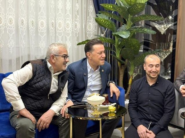 Hatipoğlu Muttalip Mahallesi’nde hemşehrileriyle buluştu
