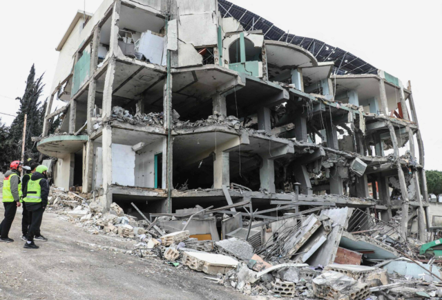 israil in lubnan saldirilarinda hayatini 19659149 2324 m