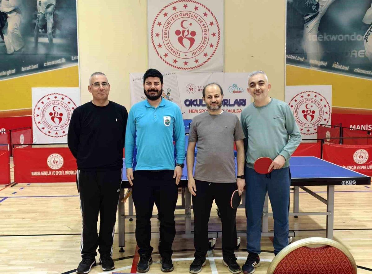 Masa tenisi turnuvasında birincilik Merkezefendi'nin