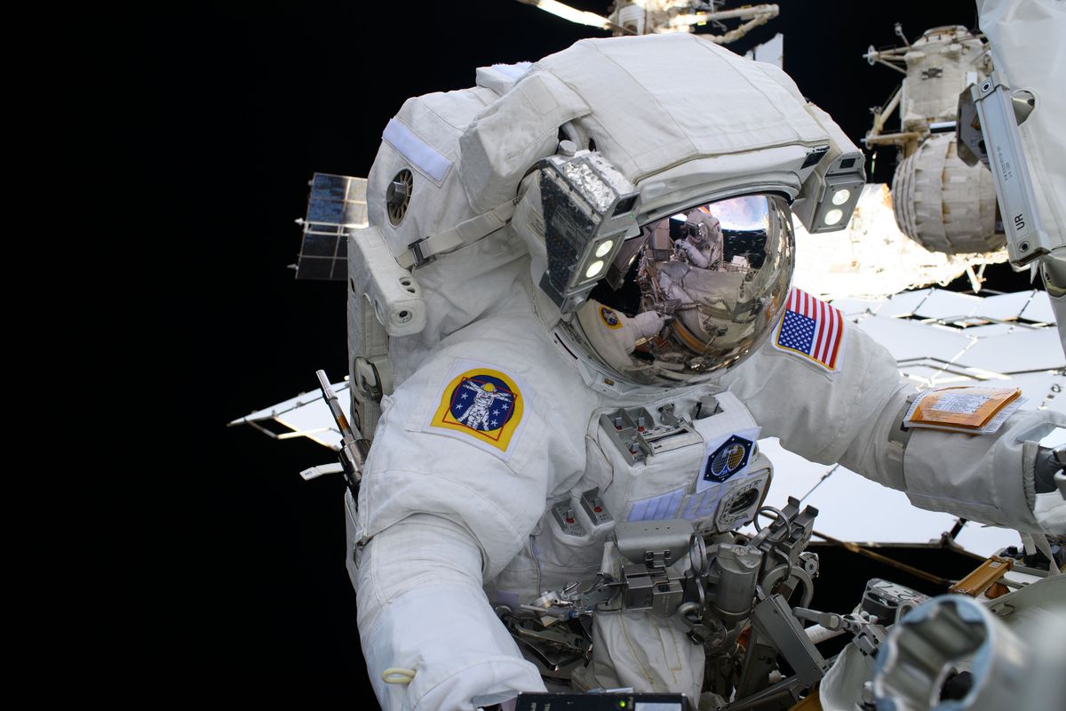 NASA, Ay'a dönüş programı Artemis'in ilk mürettebatlı misyonunu nisan başında yapmayı planlıyor