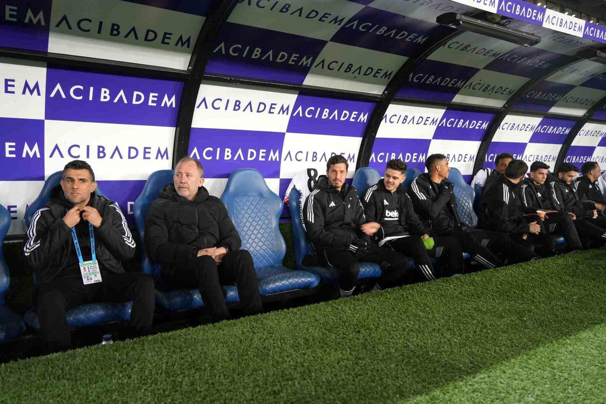 Trendyol Süper Lig: Gençlerbirliği: 0 Beşiktaş: 0 (Maç devam ediyor)